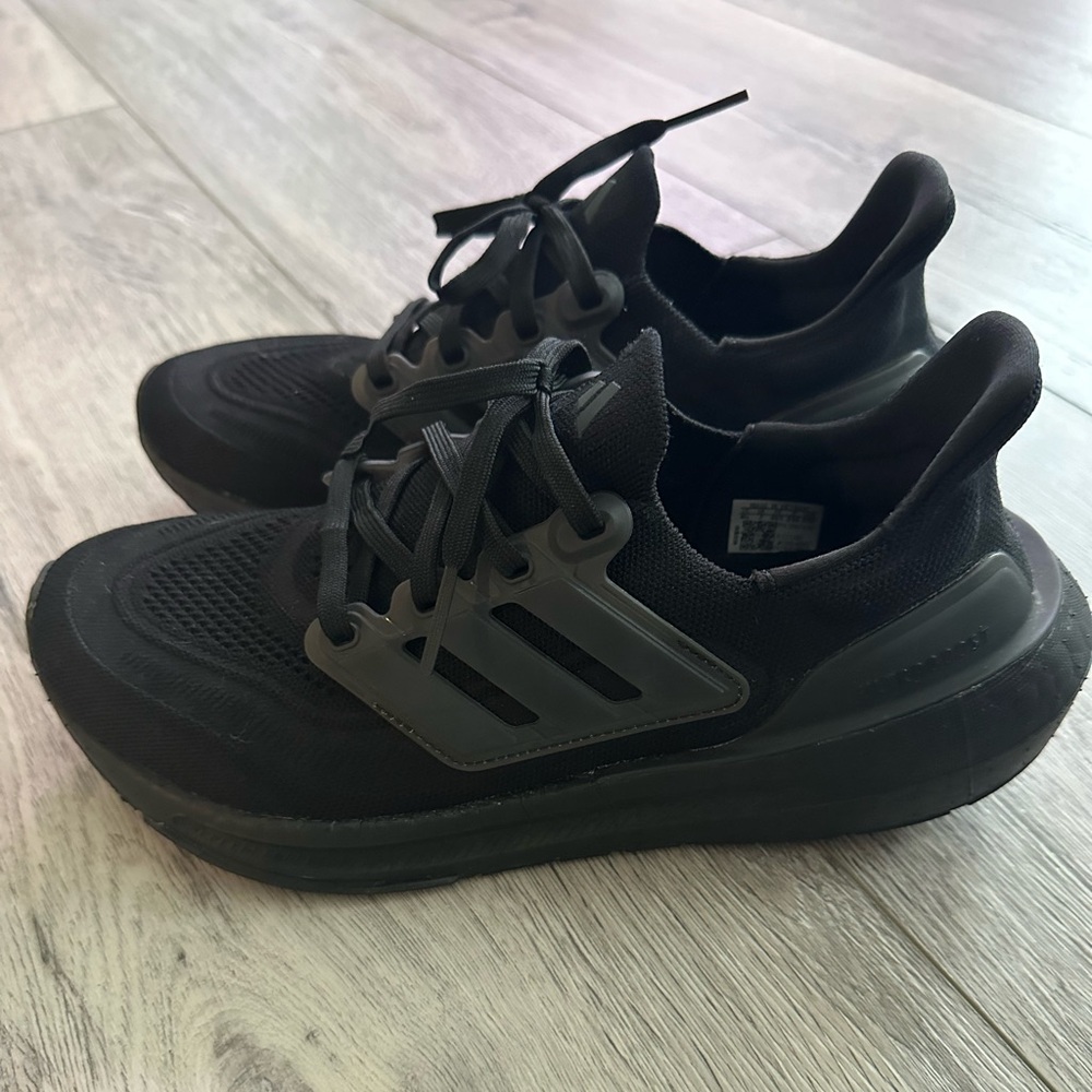 *Gently Used - Adidas Ultraboost